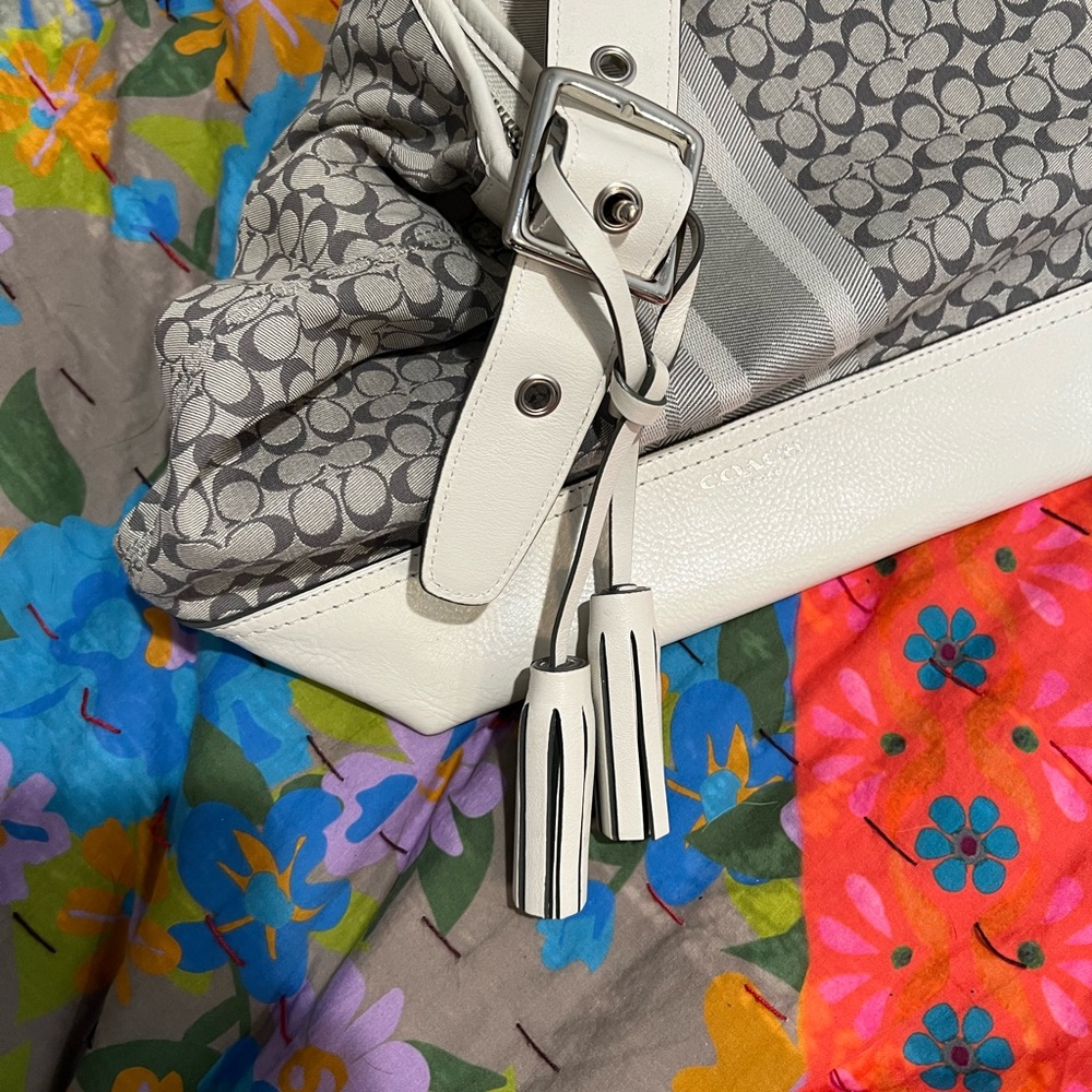 Coach Bag - Picture 6 of 8